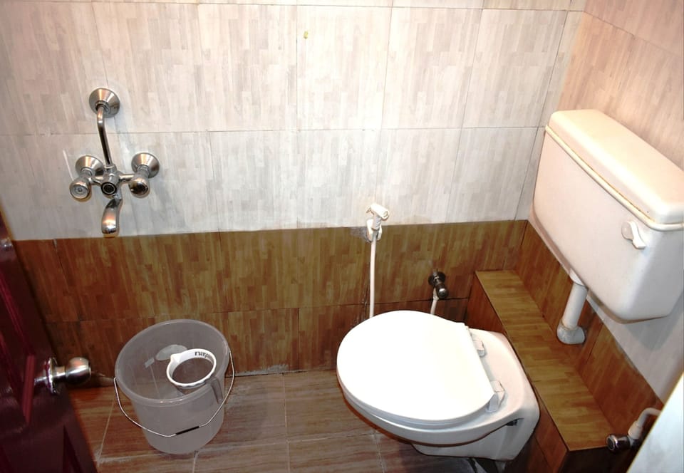 Shower, towels