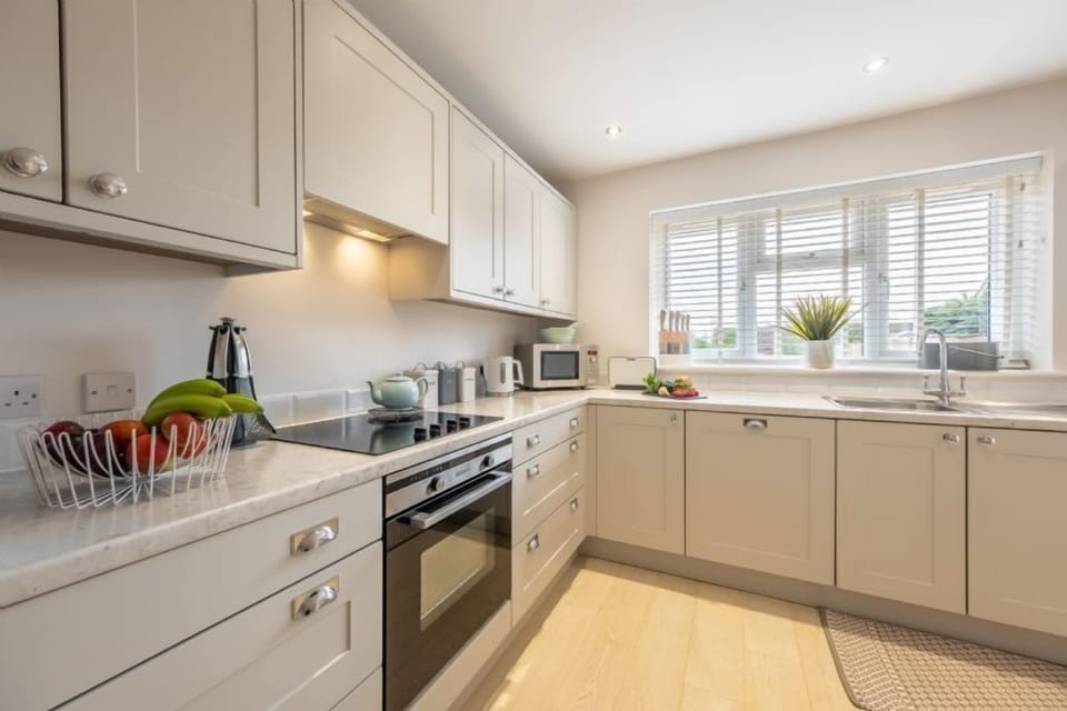 Integrated kitchen units