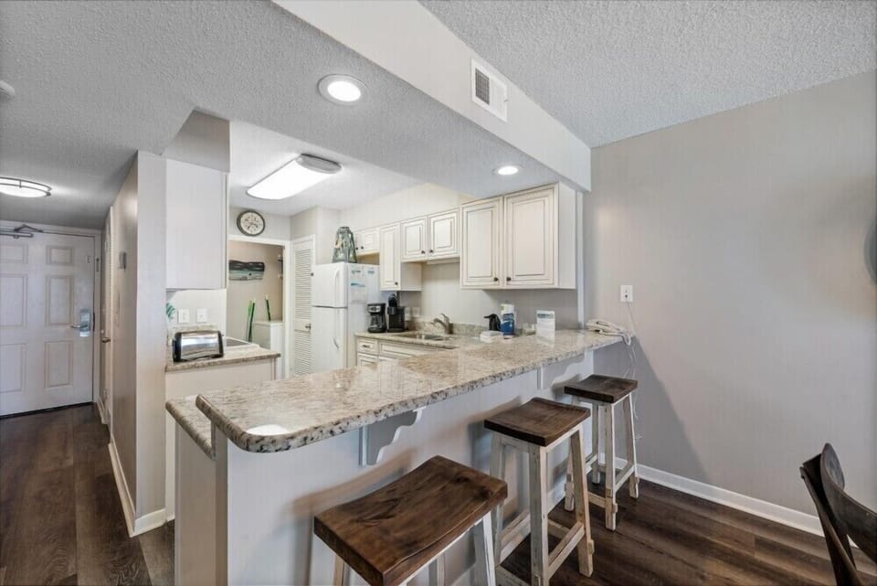 8 BD1083 DR