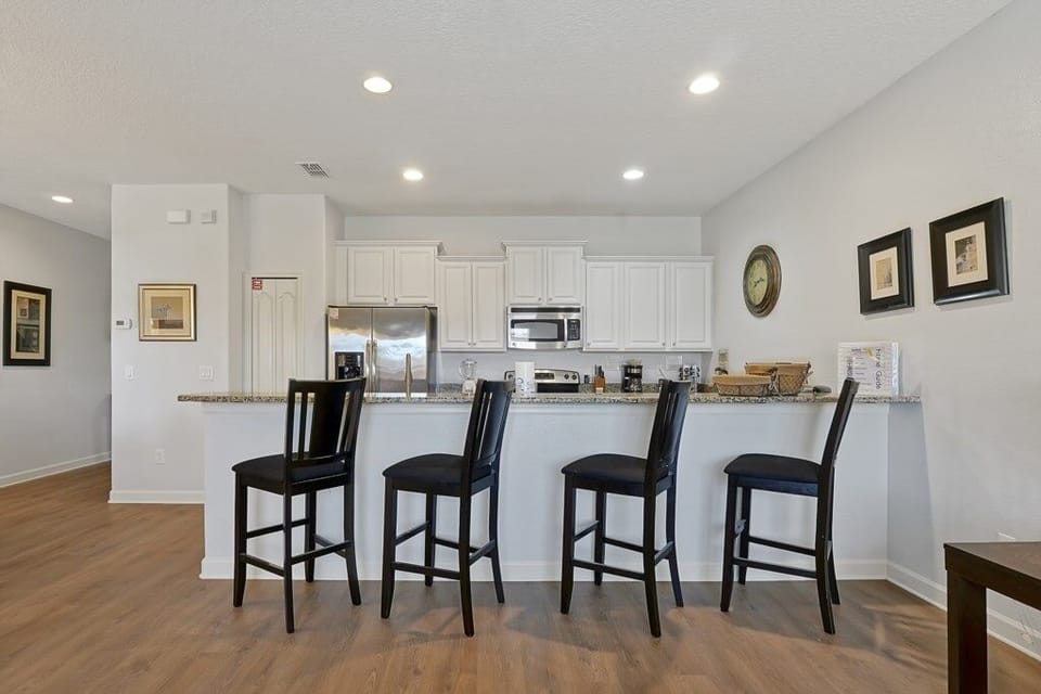 Townhome, 4 Bedrooms | Private kitchen | Paper towels