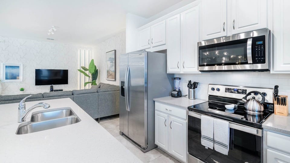 Kitchen (Angle)