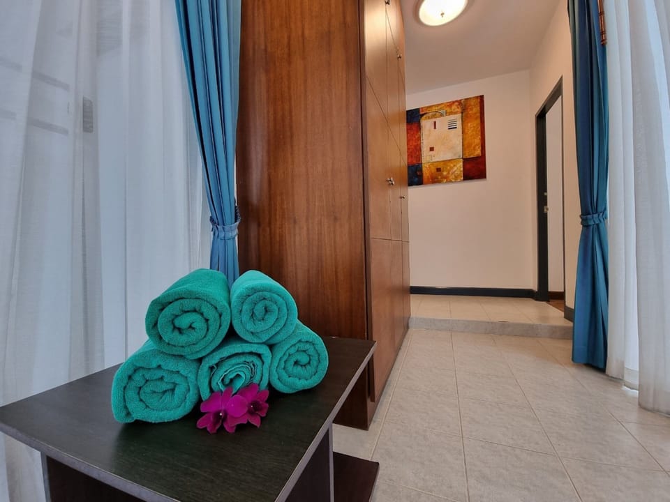 Villa, 3 Bedrooms, Private Pool | Living room | 28-inch flat-screen TV with cable channels, LCD TV, DVD player