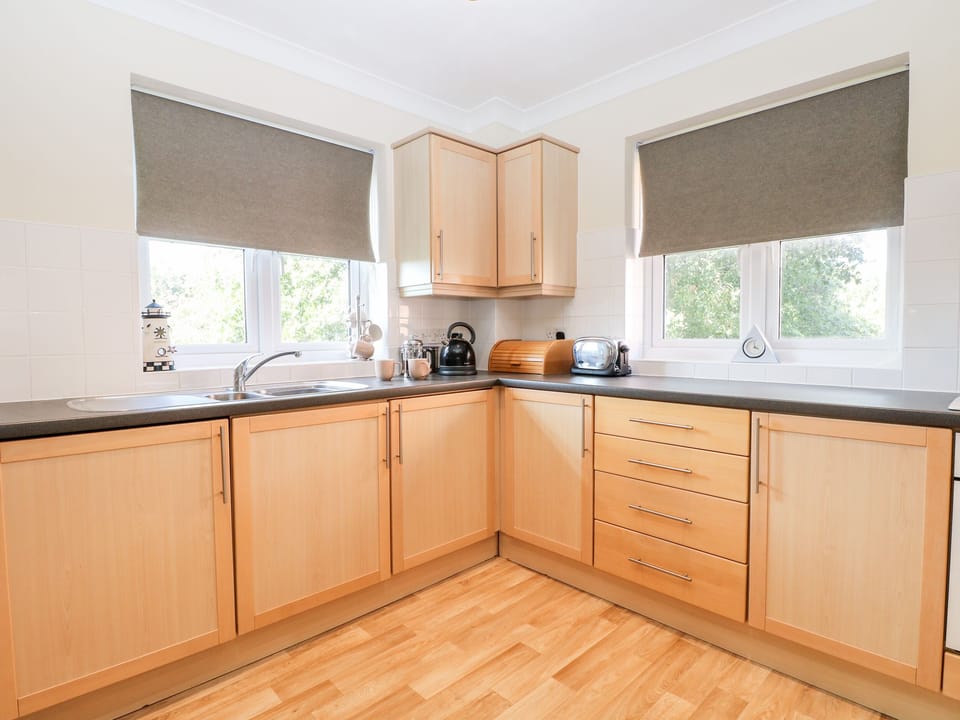 Cottage | Private kitchen | Fridge, microwave, dishwasher, electric kettle