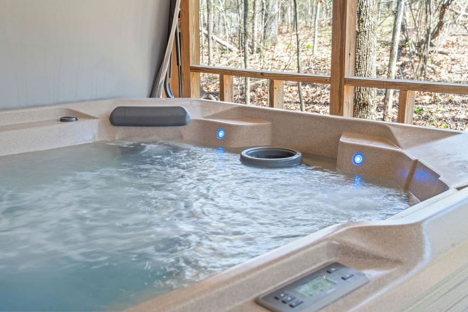 Indoor spa tub