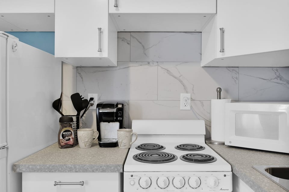 we provide a kerurig and drip coffee makers.