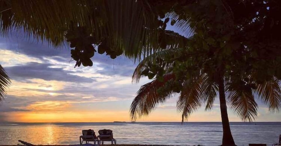 Private beach, white sand, sun loungers, beach towels