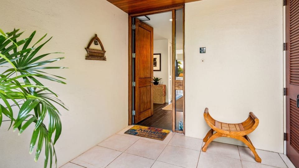 H101 is a corner unit, located on the ground floor