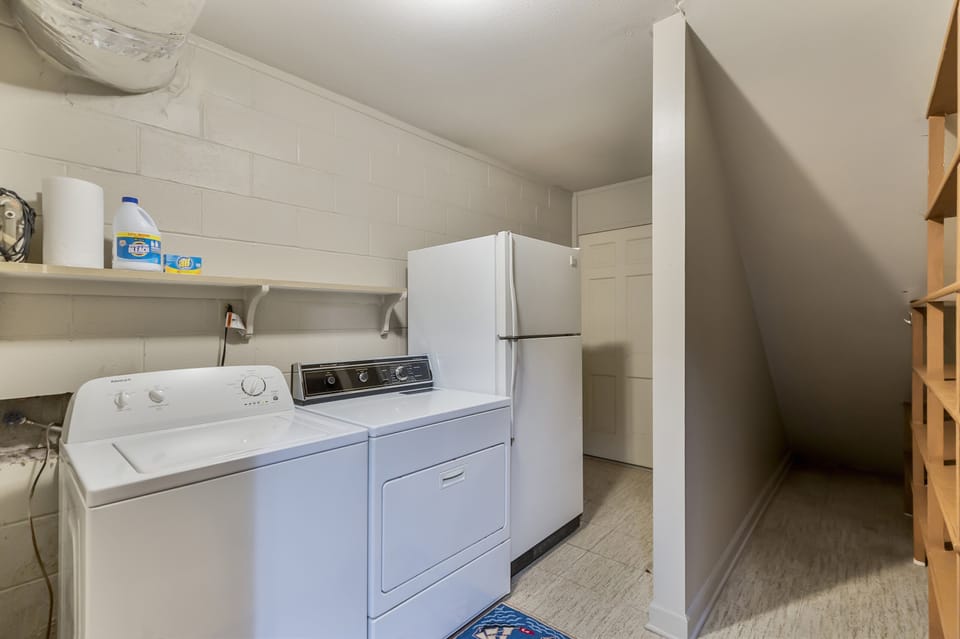 Down stair laundry room
