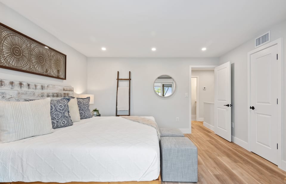 King bed master bedroom