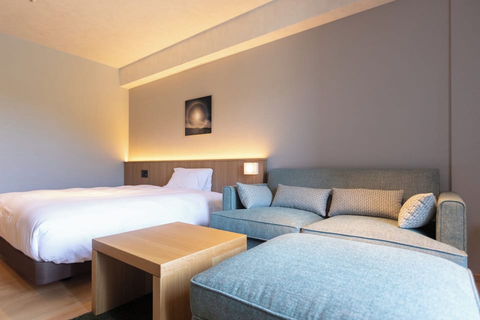 Single Room | Premium bedding, down comforters, in-room safe, desk