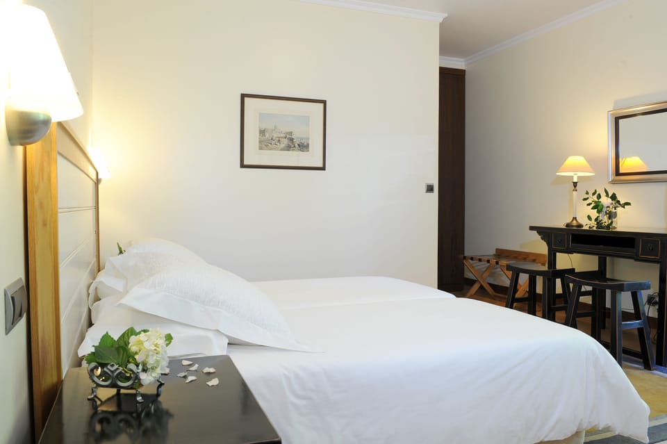 Standard Twin Room | Desk, soundproofing, rollaway beds, free WiFi