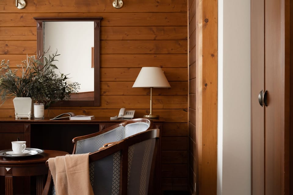 Standard Twin Room | In-room safe, desk, cribs (free), WiFi (free)
