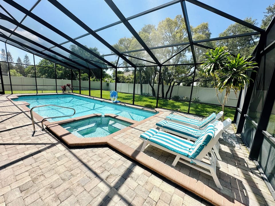 16x32 Ft Heated Pool and Spa 