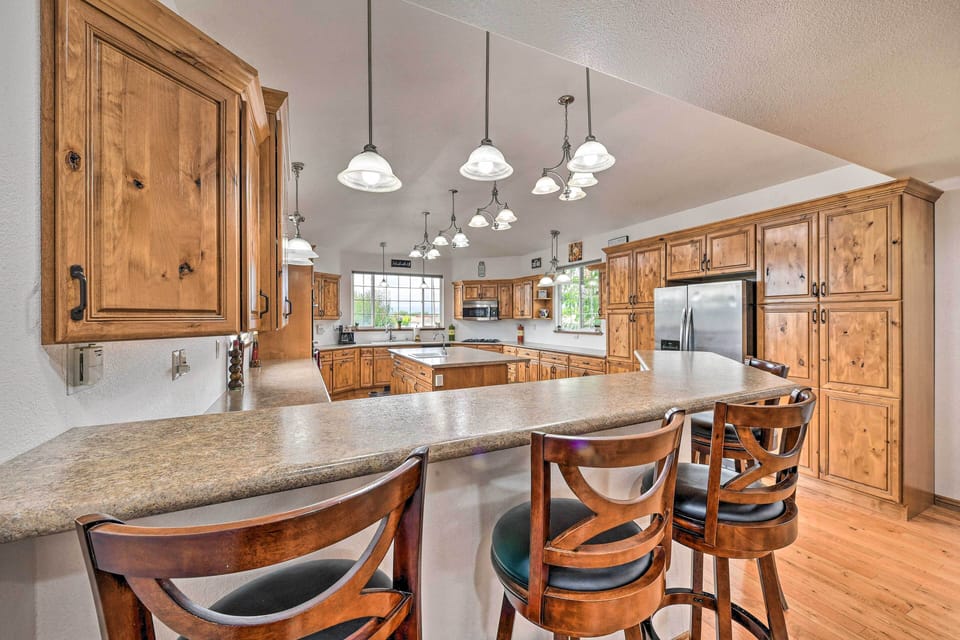 Fully Equipped Kitchen | Cooking Basics Provided