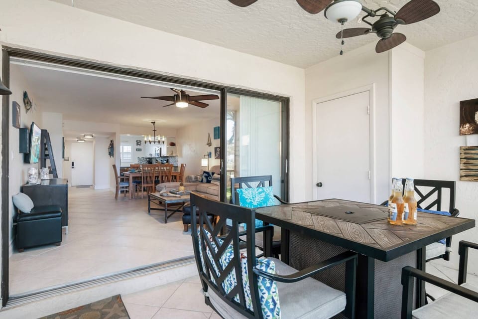 Open the wall of sliders and bring the outdoors in or vice versa - either way, you can't go wrong!