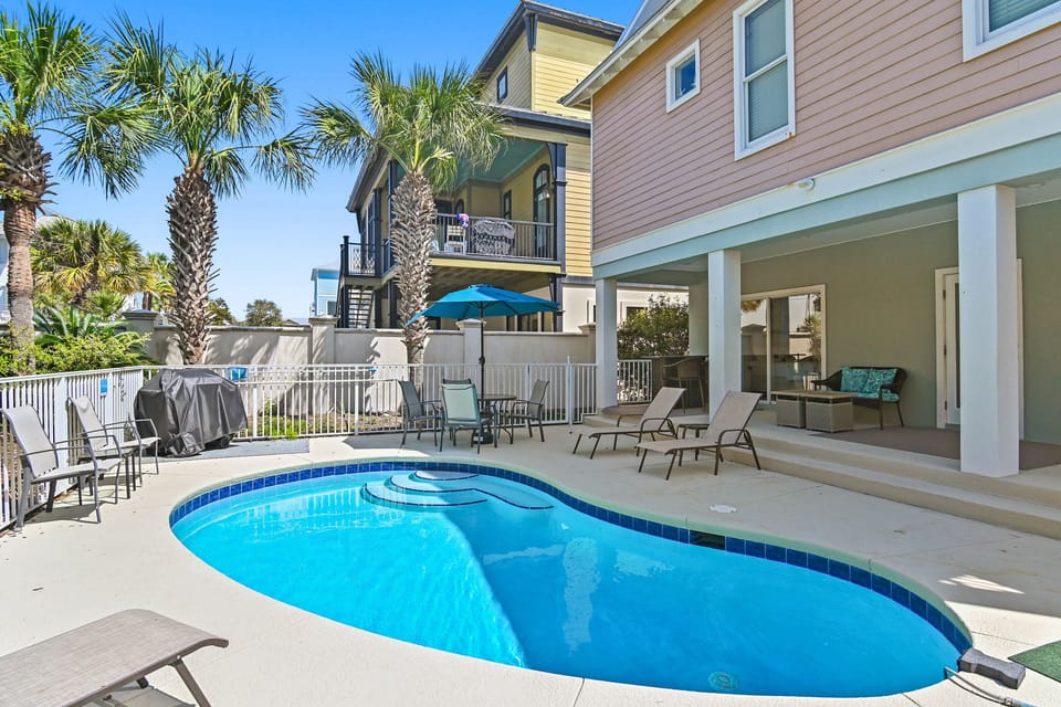 Seas the Day pool