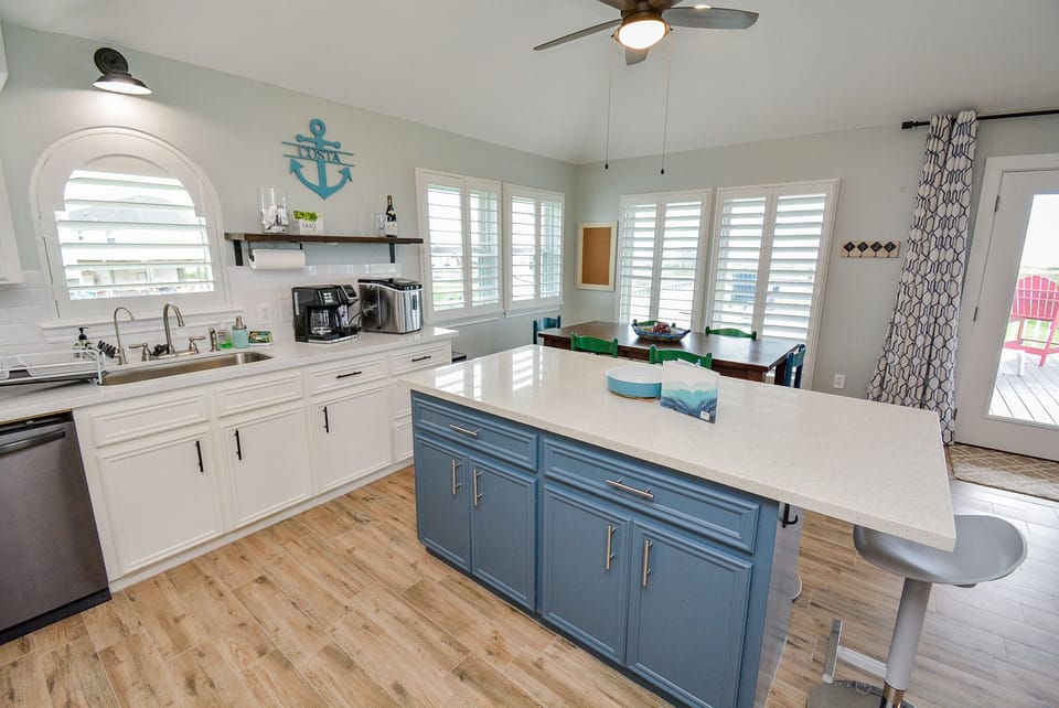 Great kitchen space
