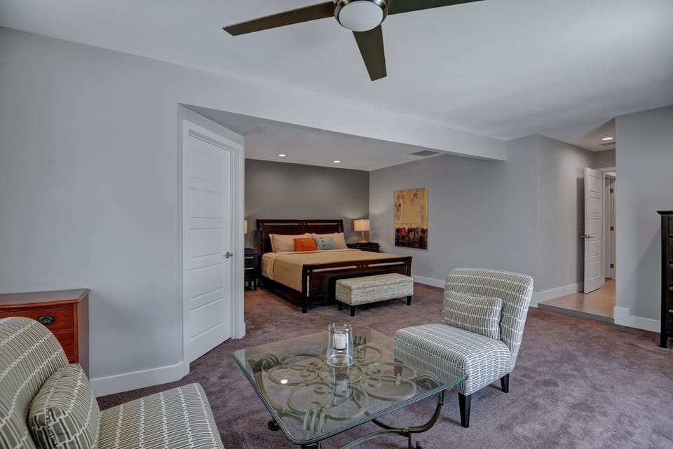 K0542 - 20 - MASTER BEDROOM REVERSE.jpg