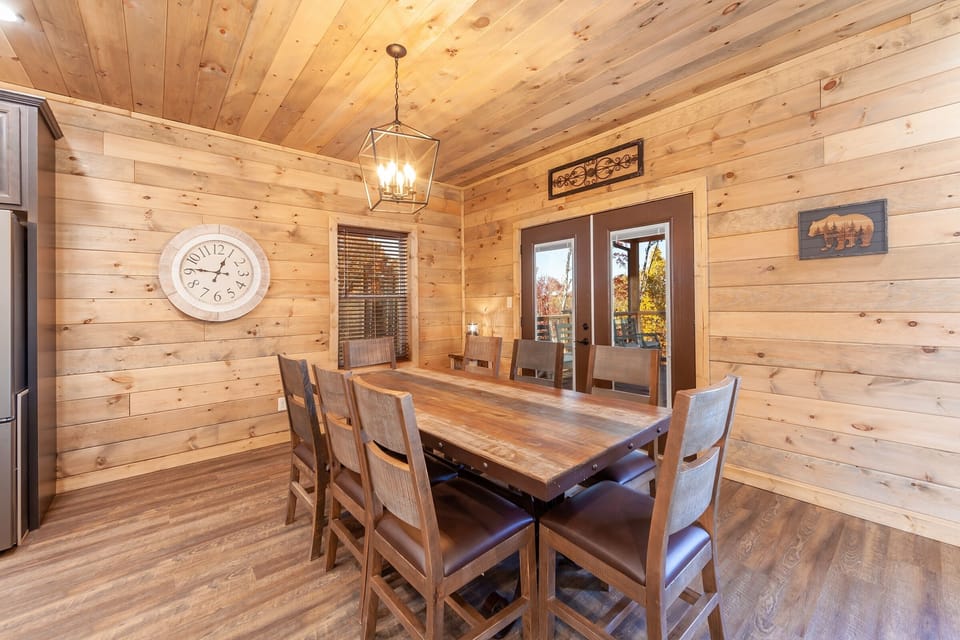 Cabin, 5 Bedrooms | Private kitchen | Coffee/tea maker, fridge, oven, toaster