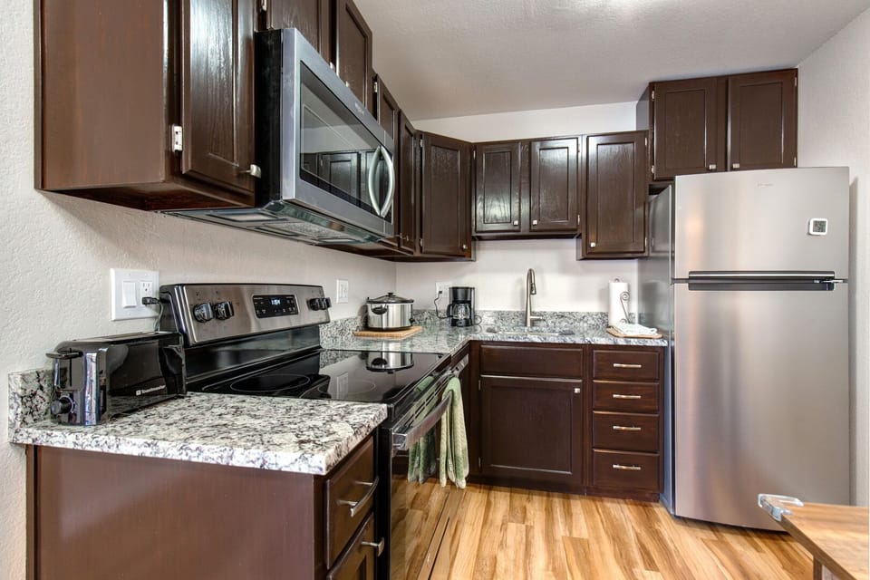Vacation Rentals in Park City at Carriage House 320: Fully-equipped modern kitchen