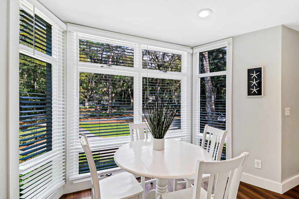 15 Sea Lane | Breakfast Bar - 15 Sea Lane | Breakfast Bar