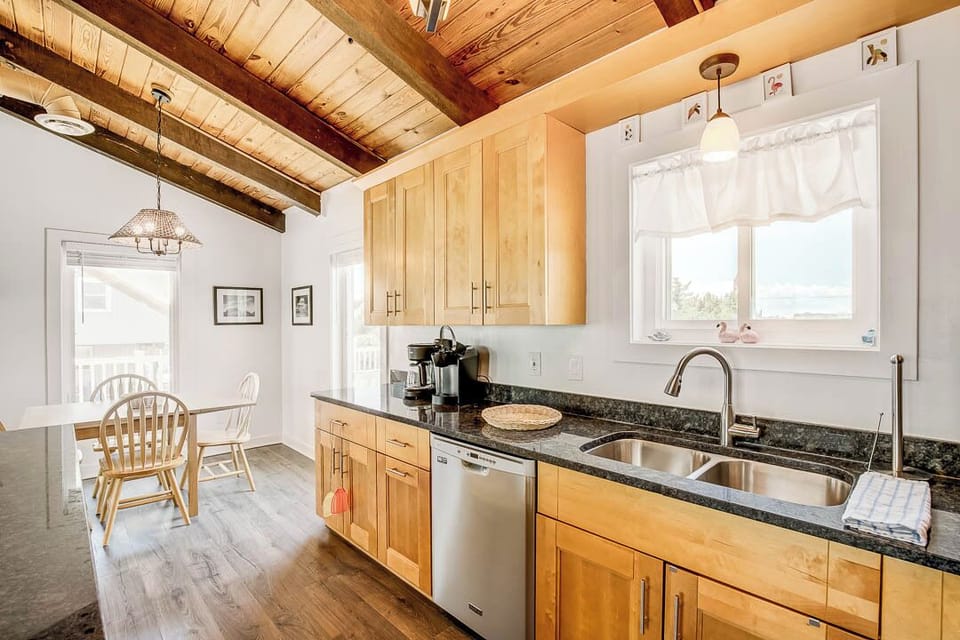 Top-Level Kitchen with Bar (seats 5)