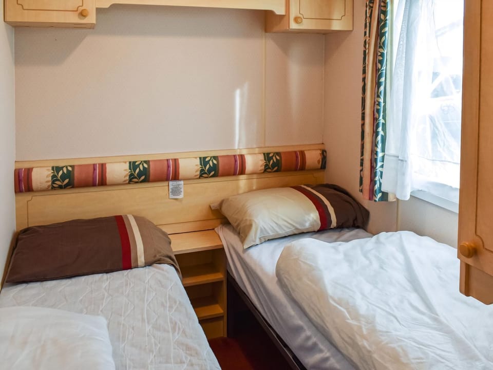Twin bedroom | Methlem, Aberdaron