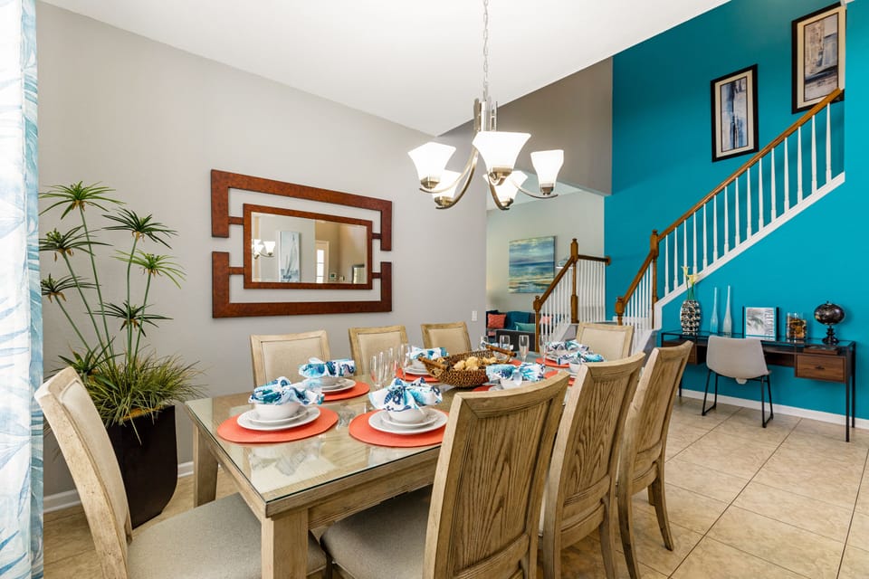 Dining for 8
