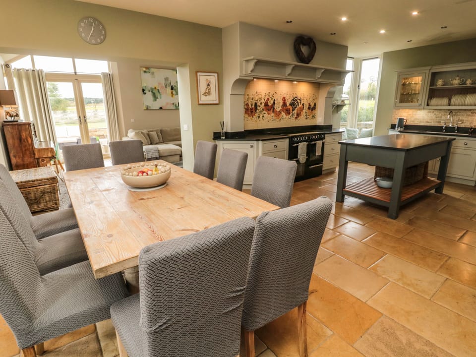 Cottage | Private kitchen | Fridge, dishwasher, electric kettle, toaster