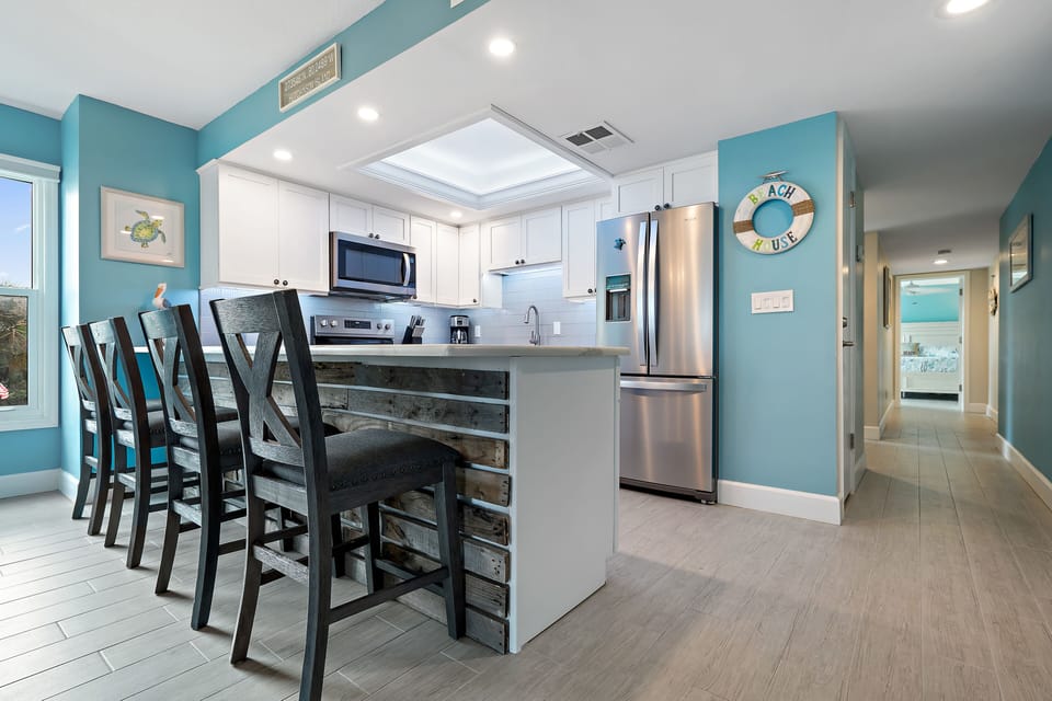 breakfast bar to enjoy meals