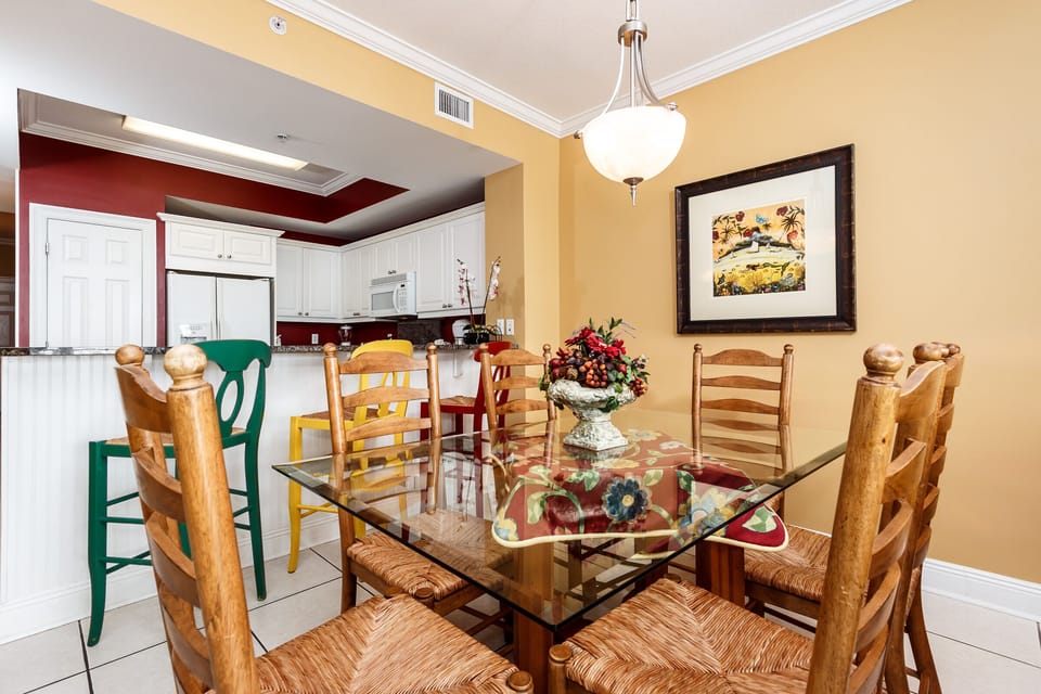 Summer Place 308 Dining Area