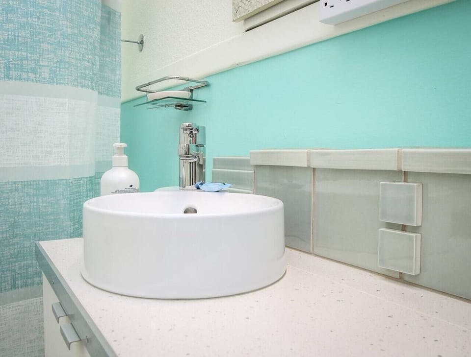 Plenty of counter space in the bathroom