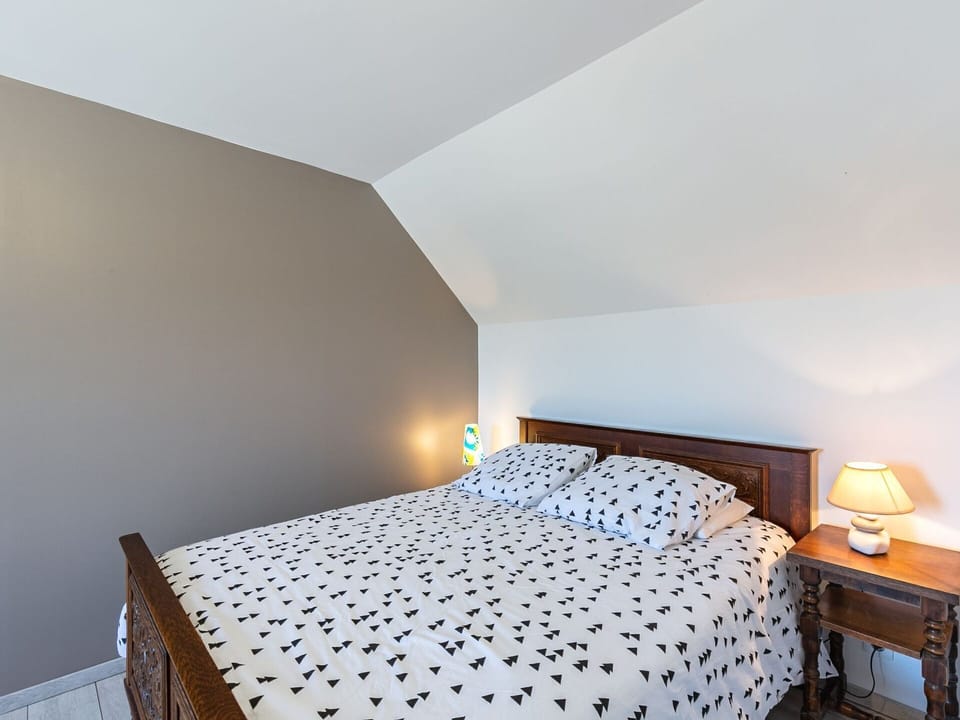 Furniture, Property, Building, Comfort, Wood, Interior Design, Shade, Floor, Flooring