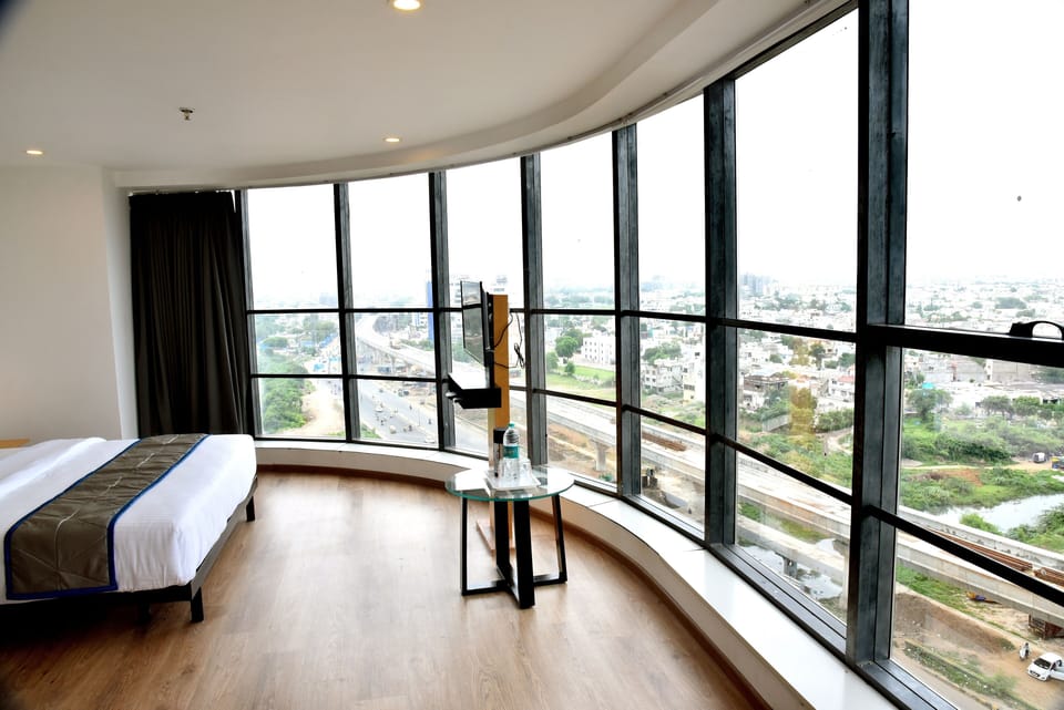 Executive Room | Premium bedding, desk, free WiFi, bed sheets