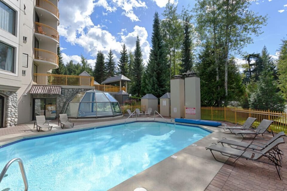 Outdoor Heated Pool - Perfect for the family in the summer or winter.