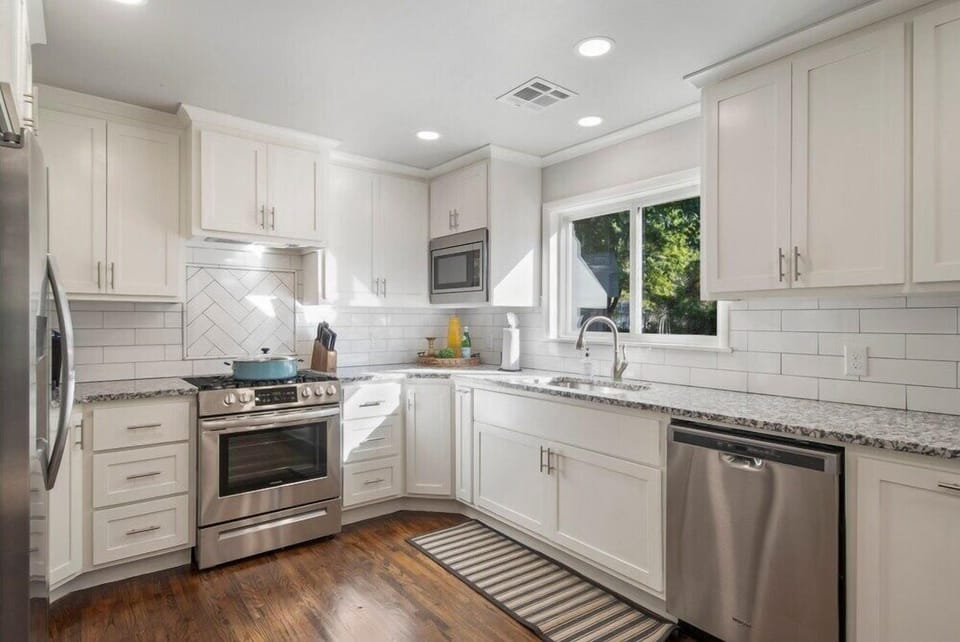 Fully equipped Kitchen area