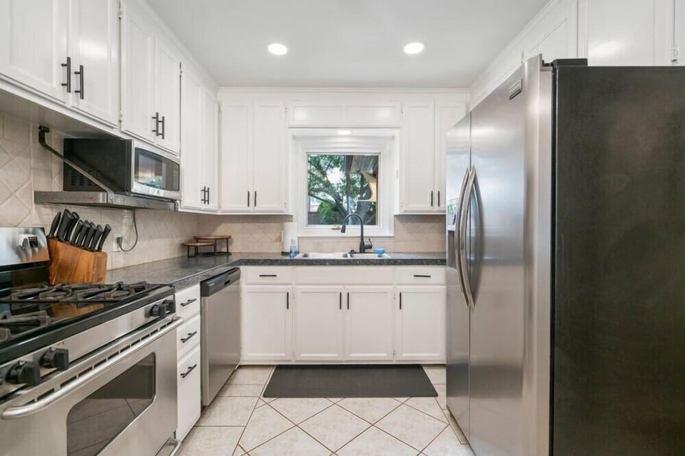 Fully equipped kitchen