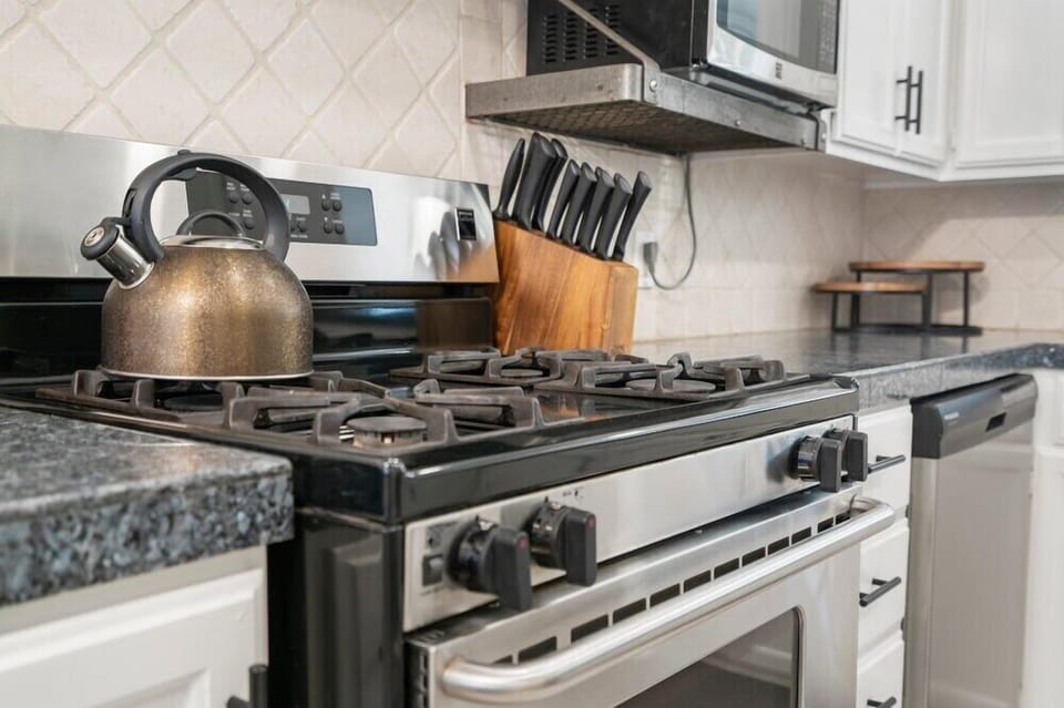 Fully equipped kitchen