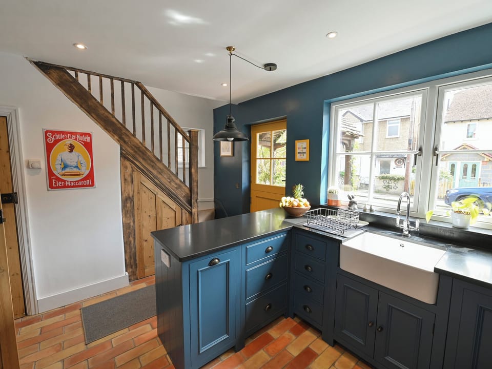 Cottage | Private kitchen | Fridge, microwave, dishwasher, electric kettle
