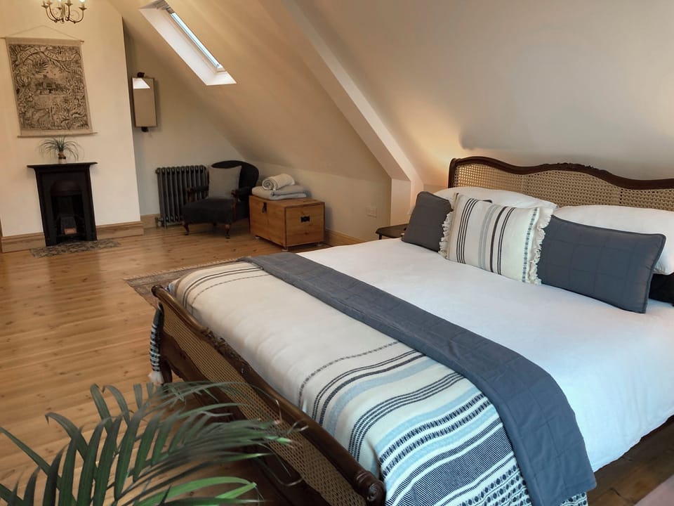Cottage | 2 bedrooms, individually decorated, individually furnished, free WiFi