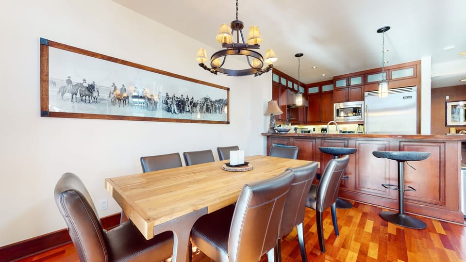 Dining Room, Dining Table, Table, Indoors, Furniture