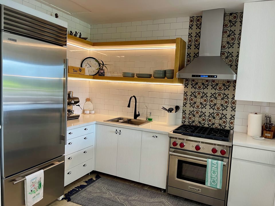 Full Gourmet kitchen
