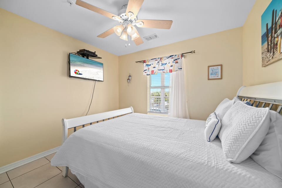 Guest bedroom