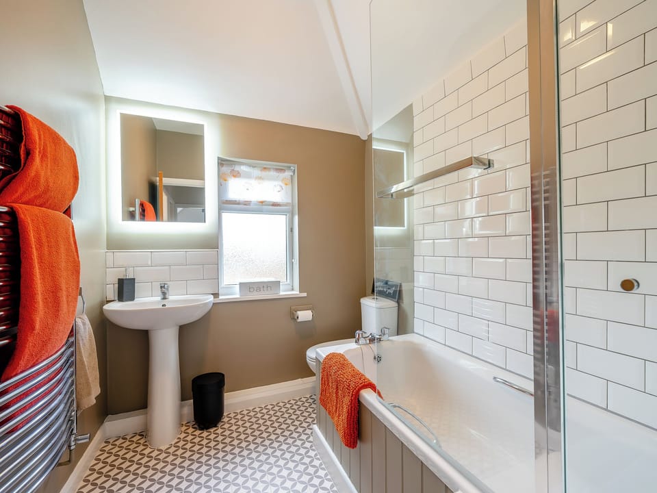 Bathroom | Hare Bee & Bee, Stratford Upon Avon