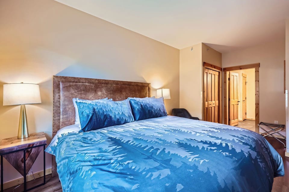 King Bedroom with attached bathroom