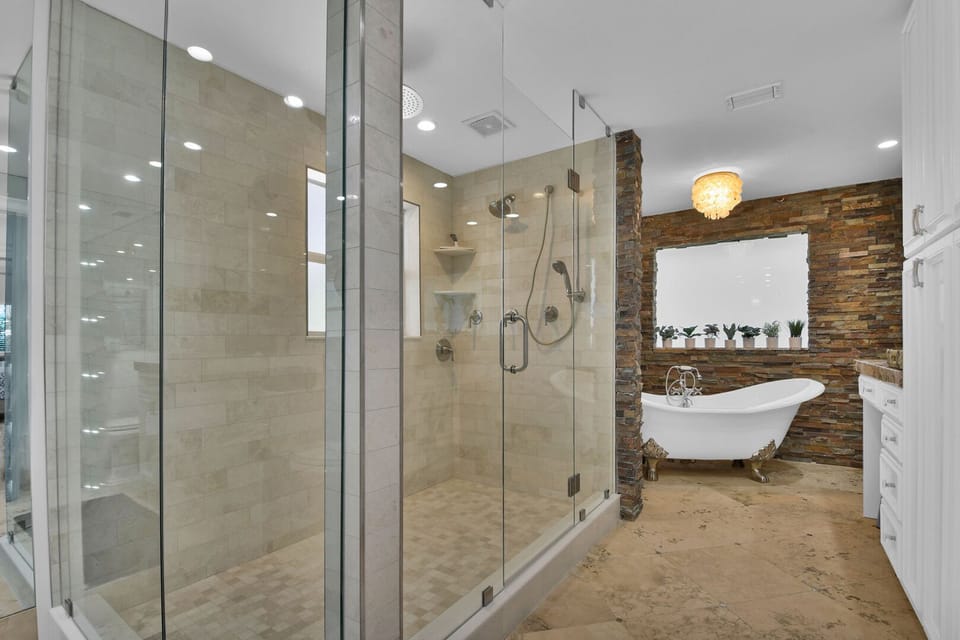 En-suite to Bedroom 1
Tub
Walk in Shower 
Twin Sinks