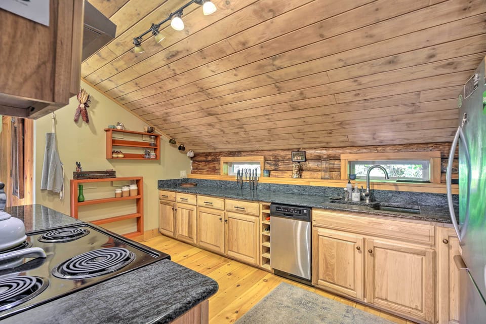 Fully Equipped Kitchen | Cooking Basics Provided