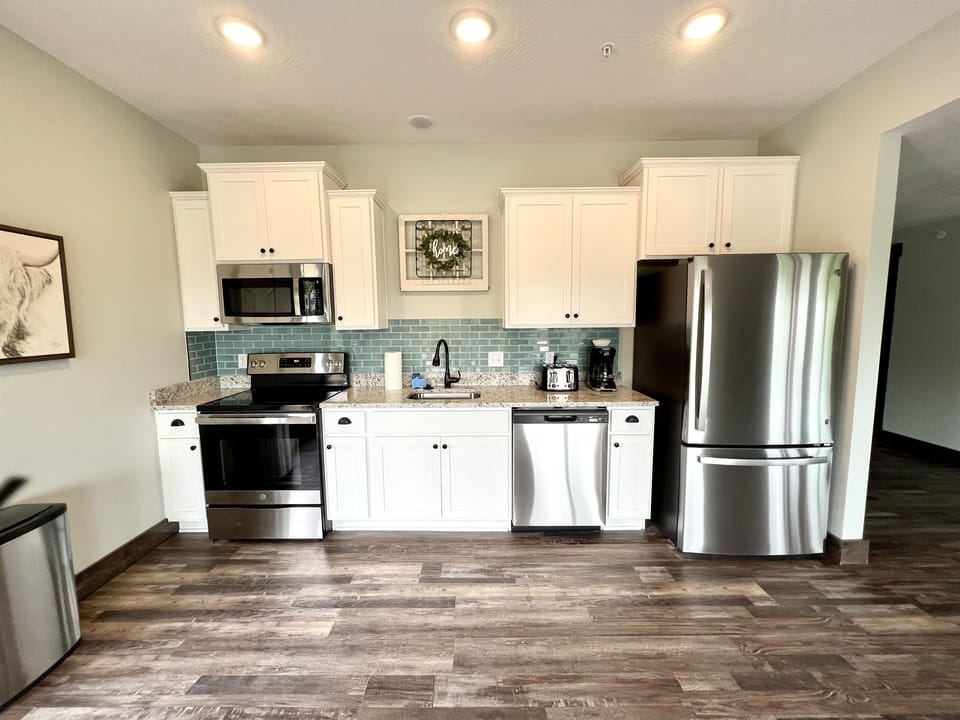2ND KITCHEN DOWNSTAIRS WITH FULL SIZE APPLIANCES
