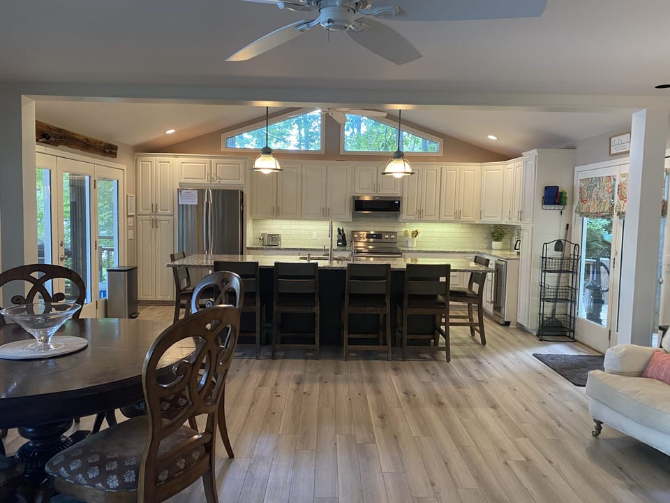 Eat in kitchen and dining area
