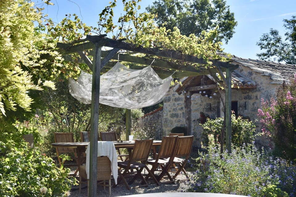 Outdoor dining and studio
